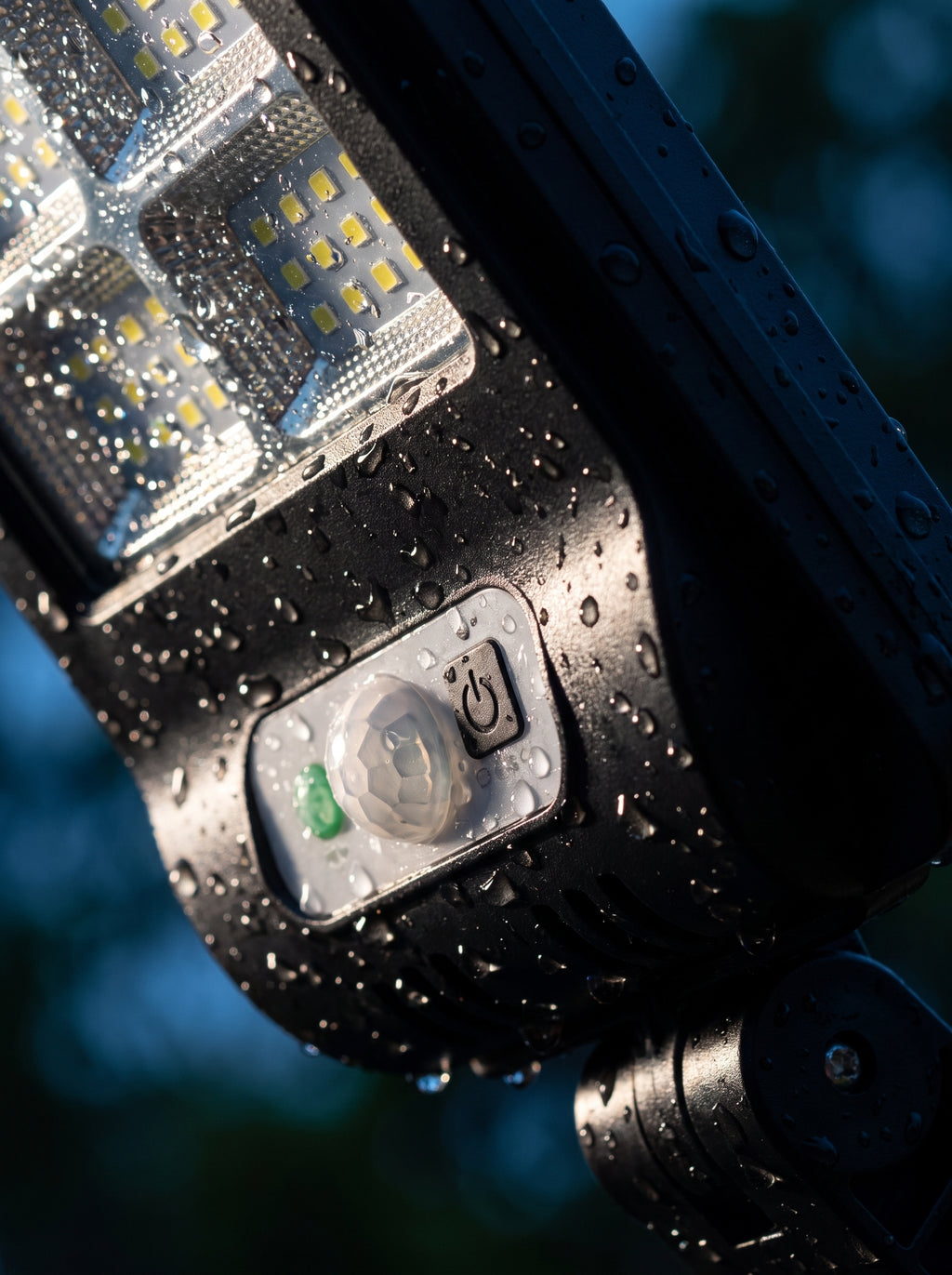 Carcasa del foco solar Nido con gotas de agua, resistente a la intemperie